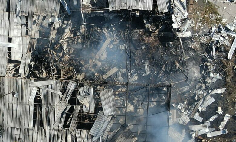 разрушенный и сгоревший склад