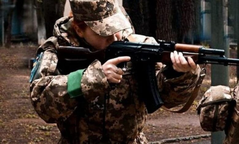 девушка-боец Николаевской бригады ТрО "Смайлик"