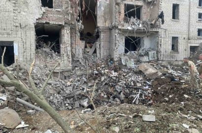 разрушенная из-за вражеского обстрела пятиэтажка в Вознесенске