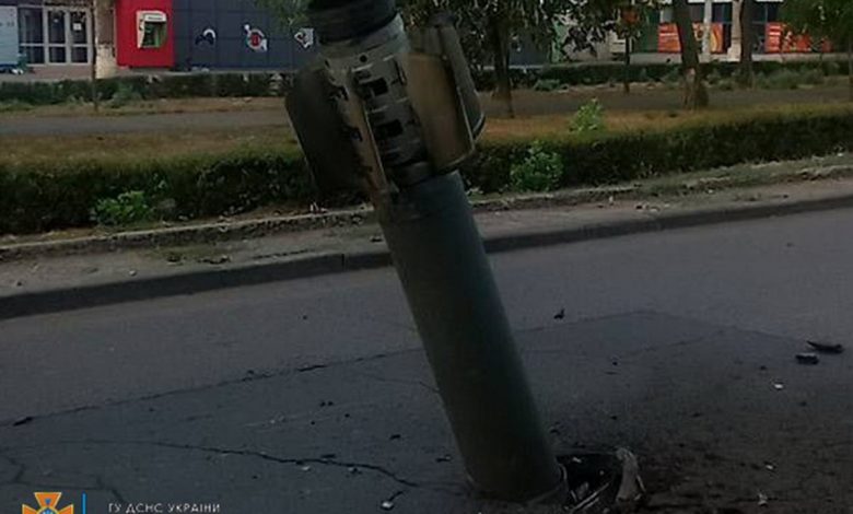 ракета в асфальте на дороге, Николаев