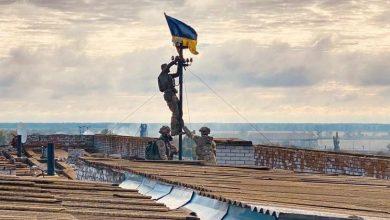 Украинский флаг над освобожденной территорией