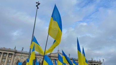 флаги Украины перед горсоветом