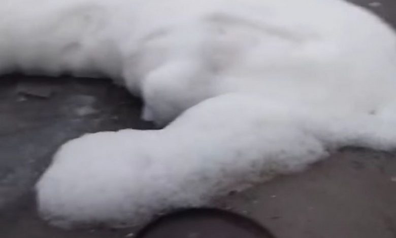 Прорыв водопровода в Корабельном районе