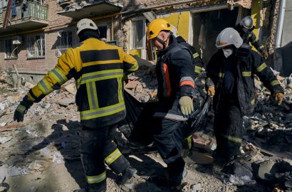 эвакуация тел погибших под завалами