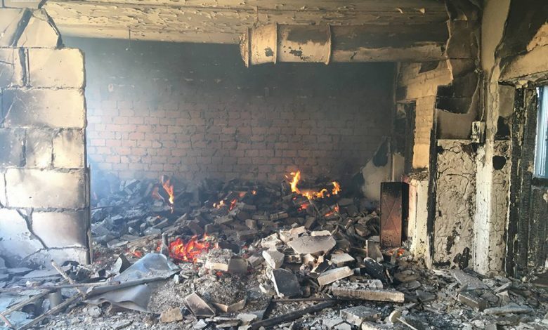 разрушенное здание предприятия, обстрелянного вражеским дроном
