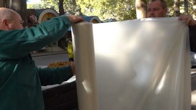 в Николаеве выдают плёнку, чтобы закрыть окна