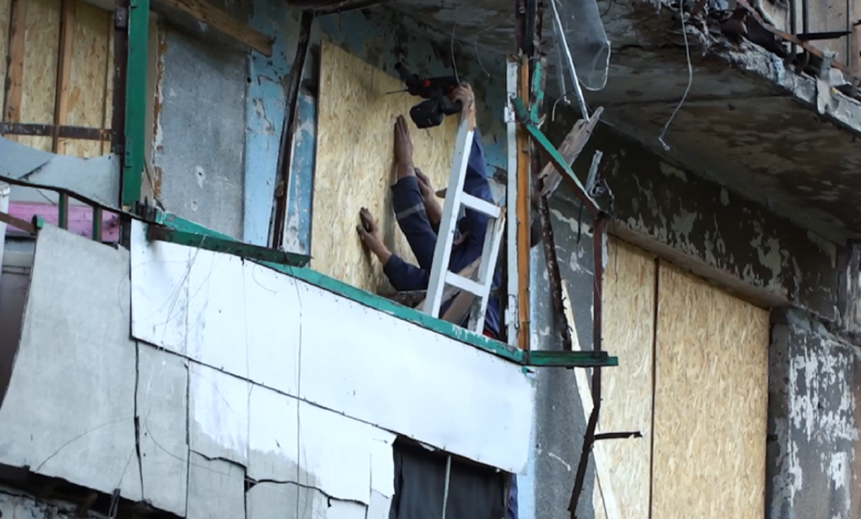 закрытие выбитых окон