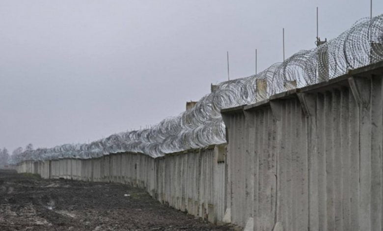 Стена на границе Украины и Белоруссии, фото из Telegram Кирилла Тимошенко