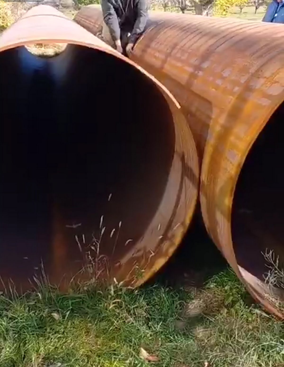 Частина труби водопроводу Дніпро-Миколаїв