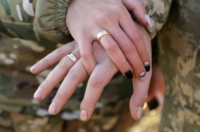 военные, поженились
