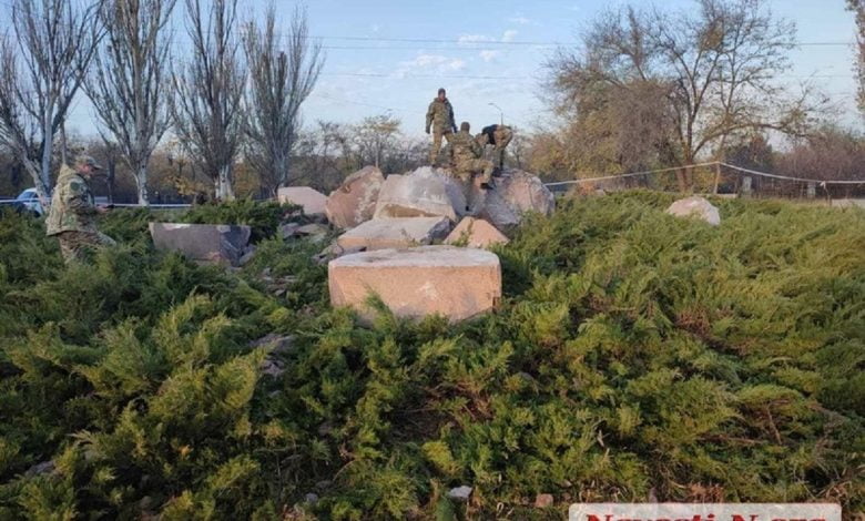 взорванный обелиск