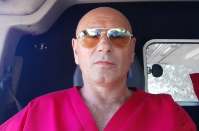 работник скорой помощи Олег Безуханич помогает ВСУ