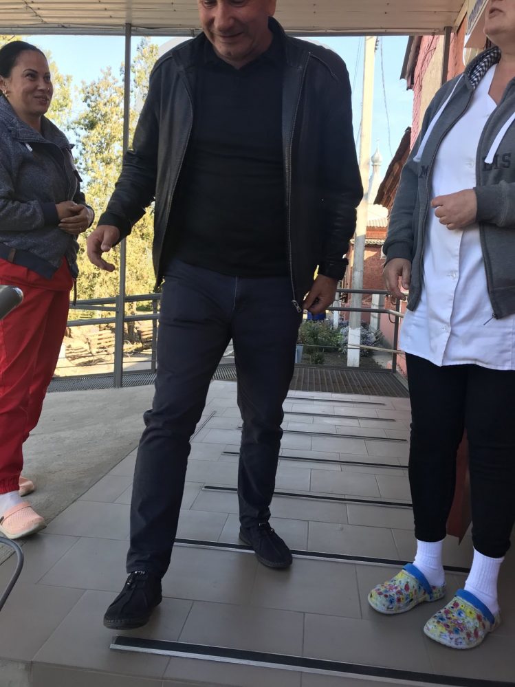 работники скорой помогают ВСУ