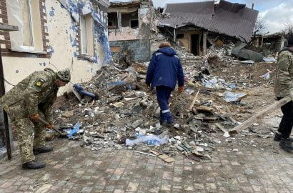 разрушения во дворе Ларисы Грицюк