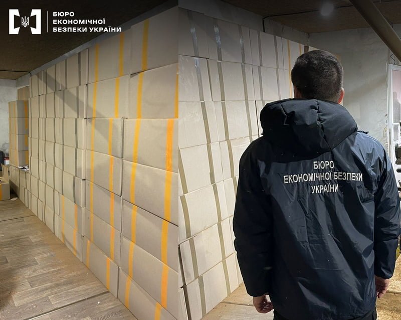 БЭБ разоблачили незаконный табачный цех