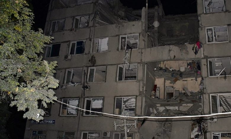 разрушенная многоэтажка