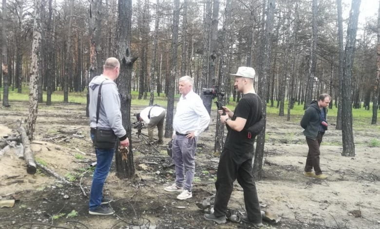 Знімальна група ВВС-TV в Галицинівський ліс