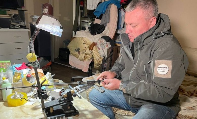 Євген за своїм хобі