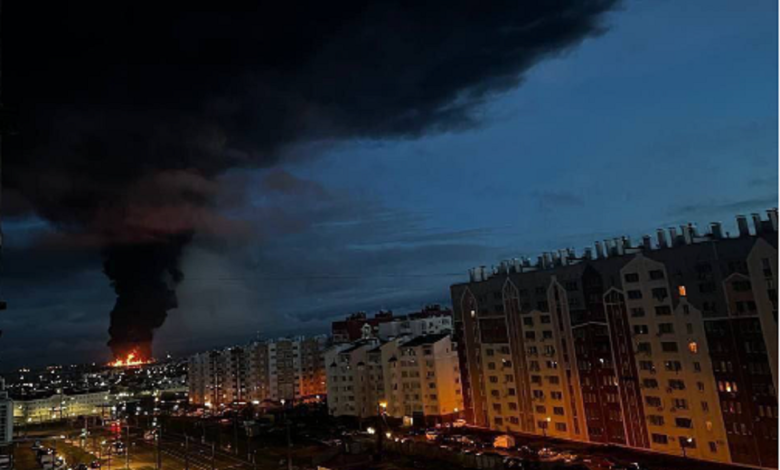 палаюча нафтобаза в Севастополі