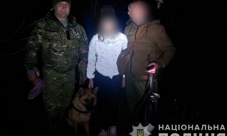 Дівчинка знайдена в лісі