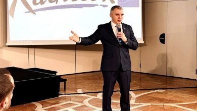 Сєнкевич на бізнес-сніданку в Європі (2023 р.)