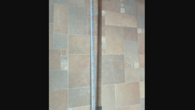 мешканець Снігурівки побив палицею матір