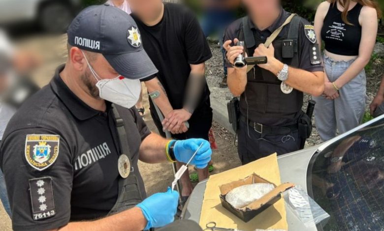 наркотики, поліція