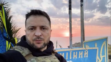 Зеленський, острів Зміїний