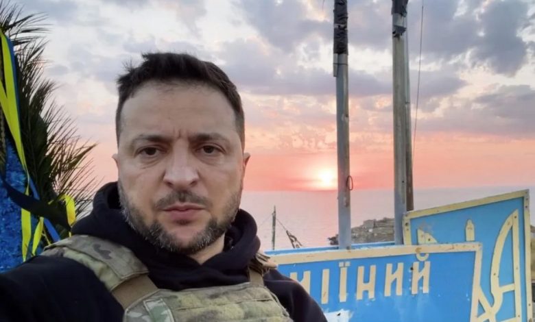 Зеленський, острів Зміїний