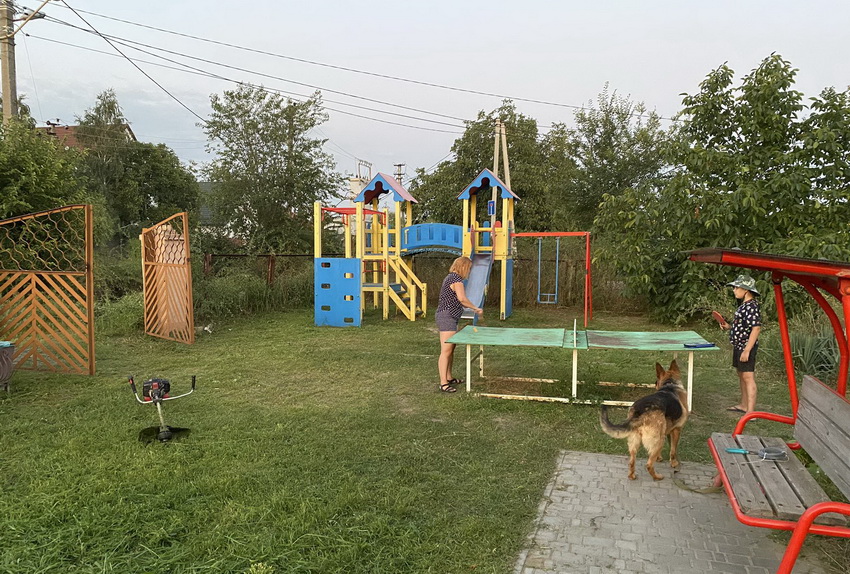 Балабановка детская площадка возле библиотеки (архив)