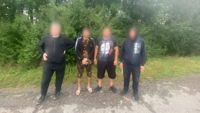 Намагались перетнути кордон