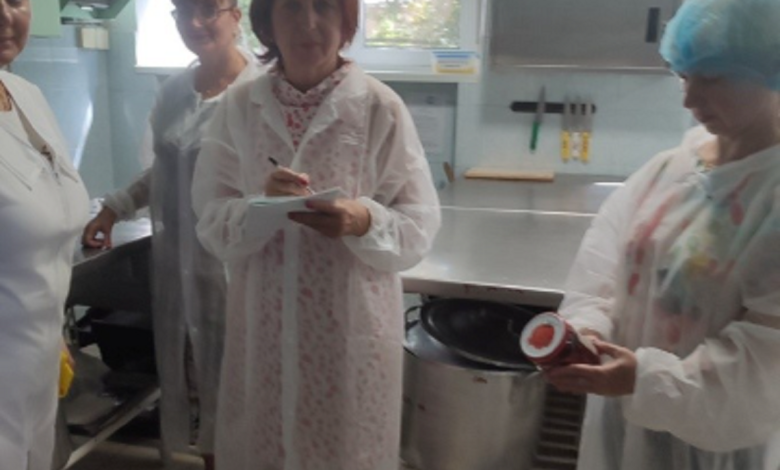 перевірка комбінату з організації харчування в школах та дитсадках