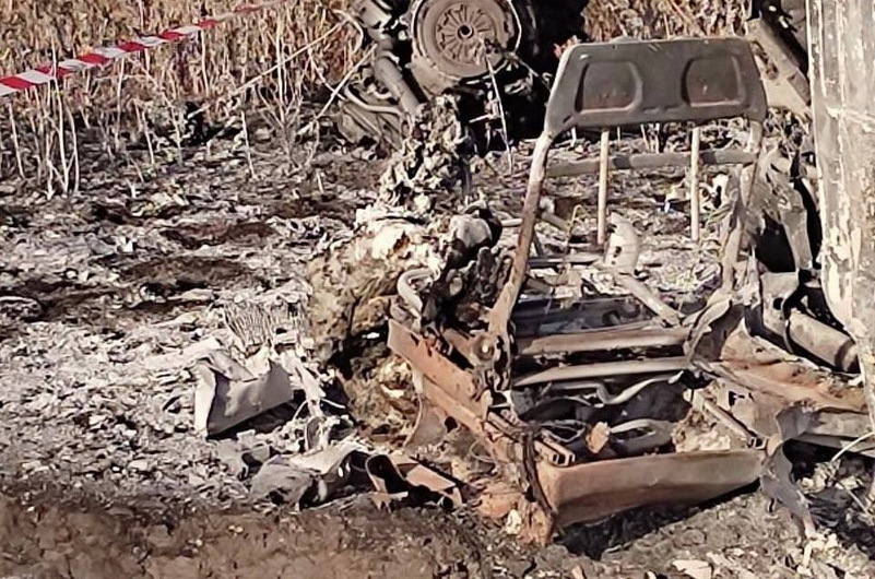 Автомобіль, який наїхав на протитанкову міну. Фото: Сергій Шайхет