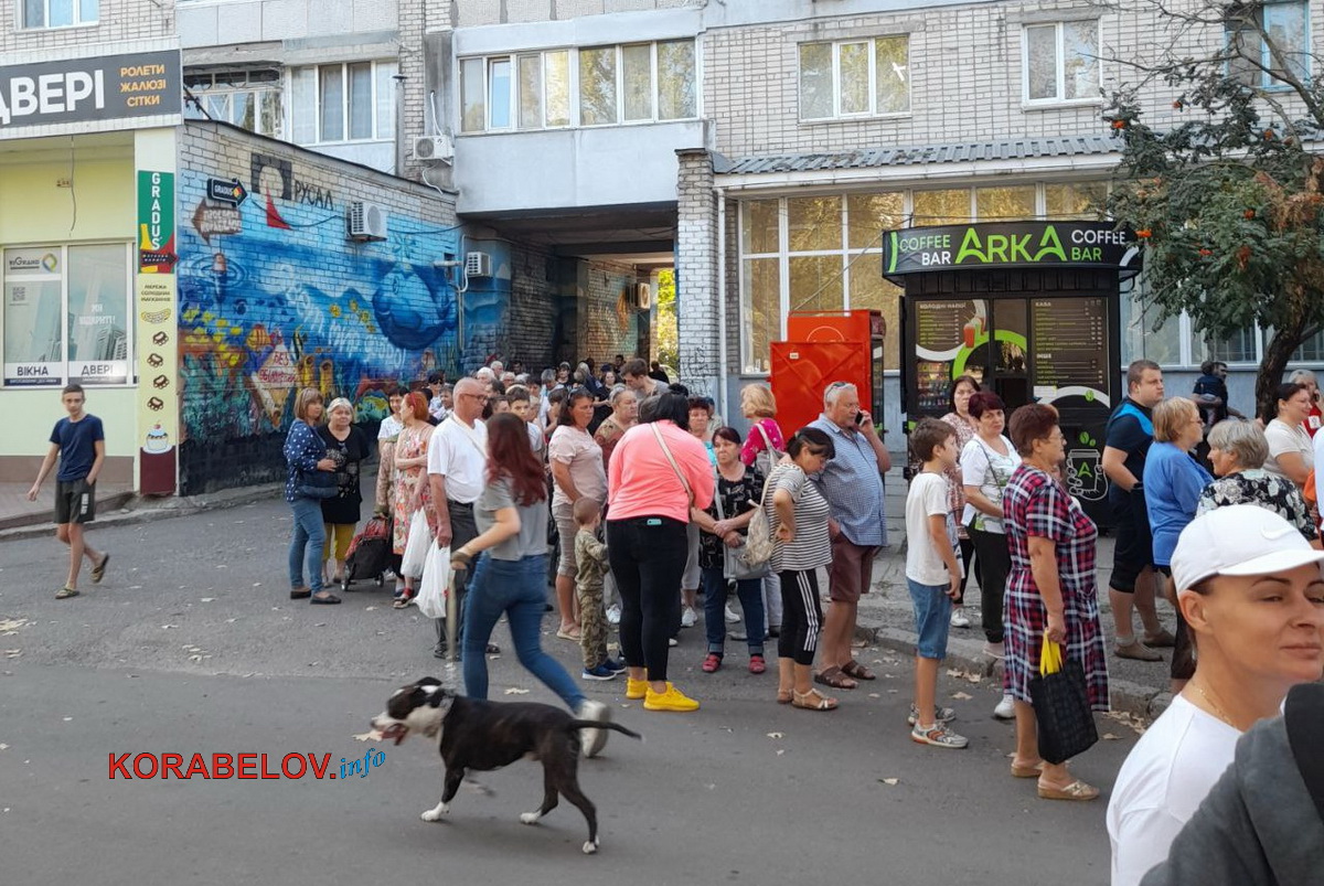 очередь: бесплатные пиццы в Корабельном районе