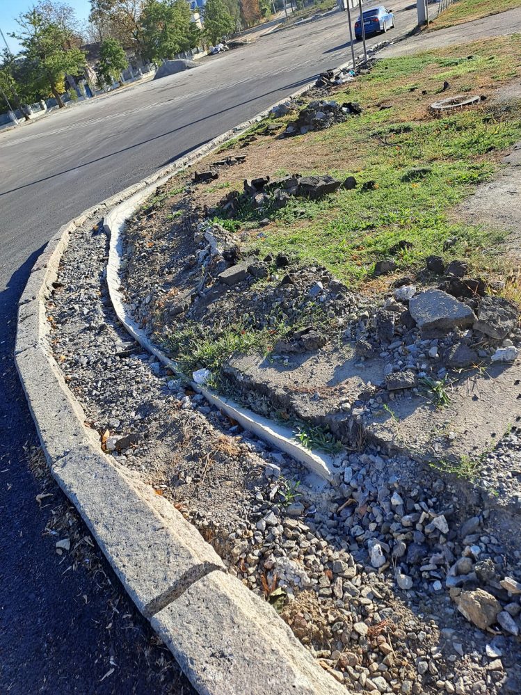 Тротуар на просп. Богоявленському та вул. Трговій