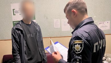 Збував наркотики