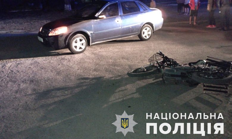 На Миколаївщині авто збило велосипедистку, яка перевозила 11-річну пасажирку