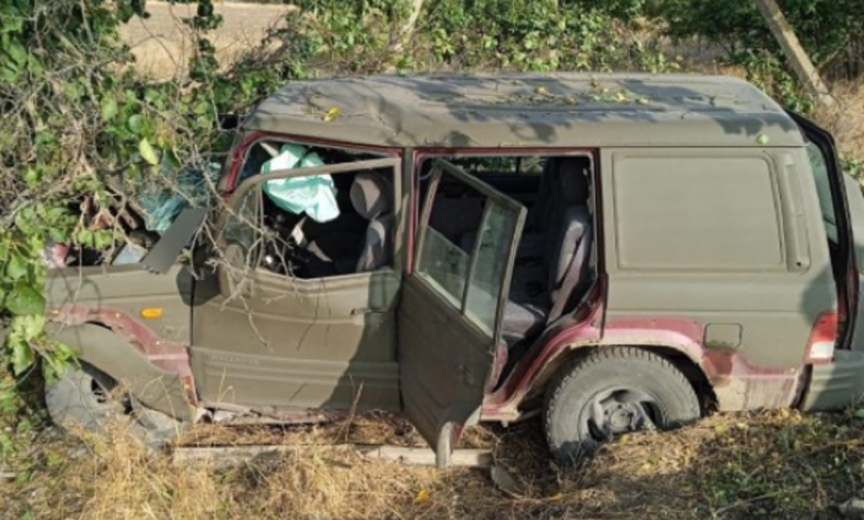 автомобіль врізався у дерево