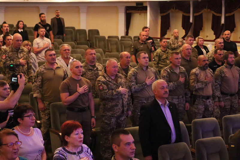 Вручення нагороди "За оборону Миколаєва"