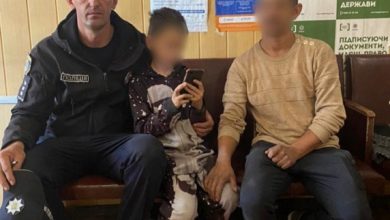 поліцейські розшукали батьків дитини