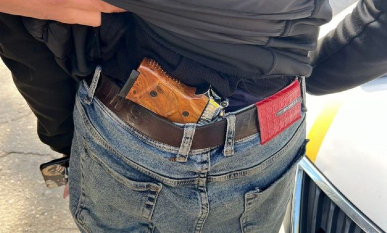 у Миколаєві затримали озброєного чоловіка у стані наркотичного сп'яніння