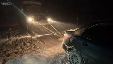 На Миколаївщині за добу зі снігових заметів вивільнили 89 авто та 5 "швидких"