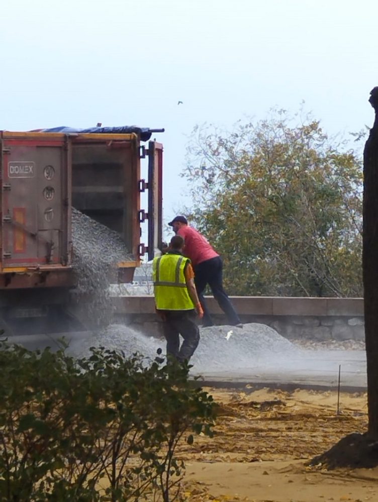 Будівницьво спортмайданчика на Флотському бульварі
