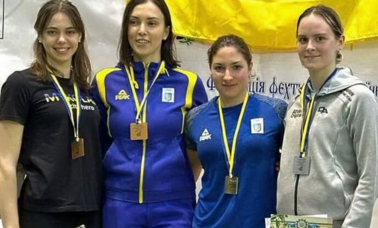 Миколаївські фехтувальниці