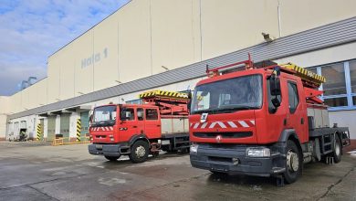 Прага передала Миколаєву дві автовишки