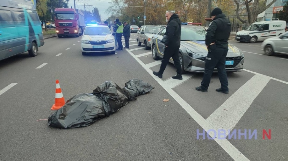 У Миколаєві фура на смерть збила чоловіка