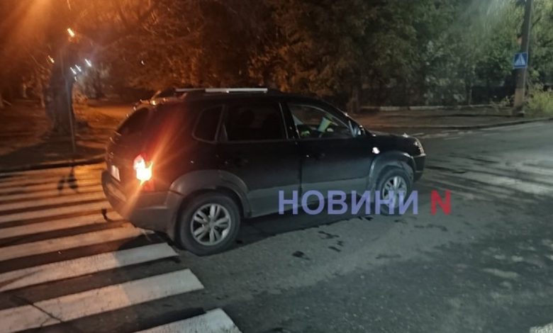 У Миколаєві кросовер Hyundai збив жінку з собачкою, яка переходила вулицю