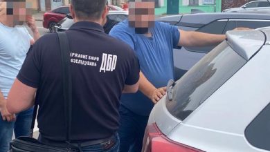 У Миколаєві посадовець Держпродспоживслужби хабар від бджоляра