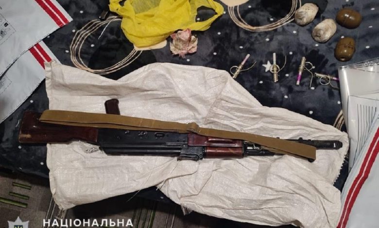 мешканець Миколаївщини незаконно зберігав зброю у себе вдома