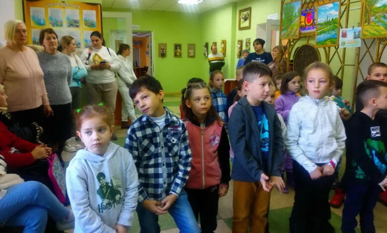 Учні ліцею ім. Олега Ольжича на виставці